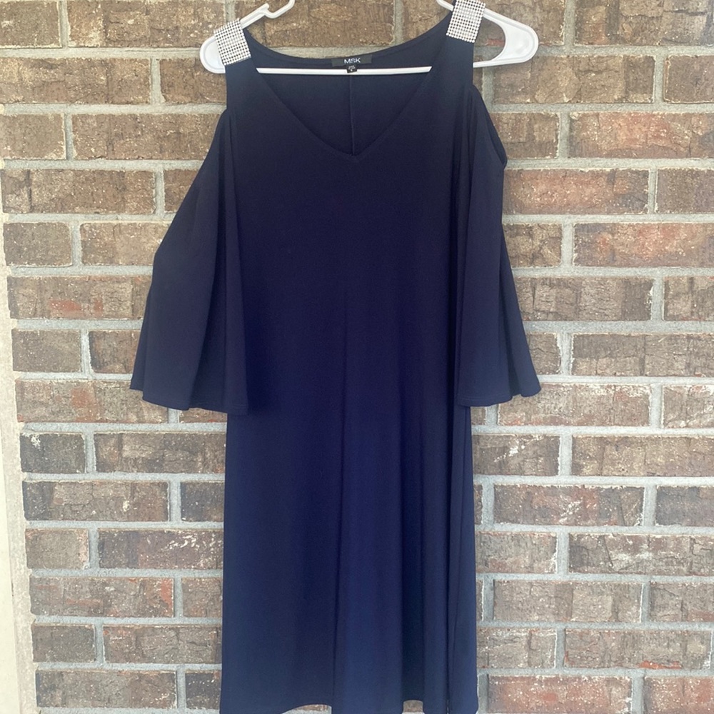 Gorgeous navy dress with rhinestone accrnts
